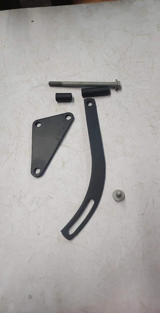 Mopar  1970-79 Small Block Non A/c Alternator Brackets 318 340 360