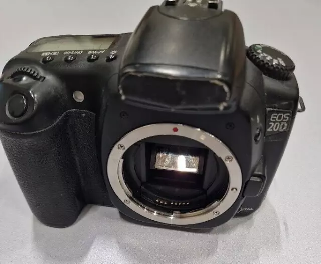 Canon EOS 20D 8.2 MP Digital SLR Camera Only Body Black Used For Parts/Repair