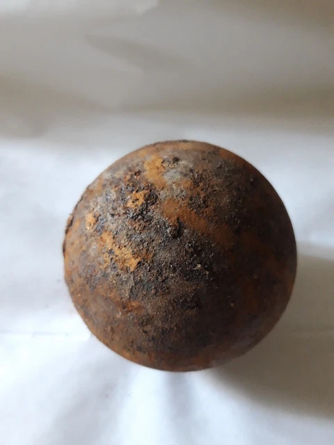 Ancien Boulet De Canon En Pierre – Diamètre 21 Cm, Artillerie Militaire (couleuvrine Ou Catapulte)
