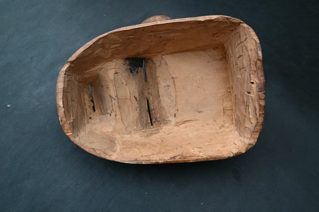 Genuine wooden mask from the Lwena, Angola 8