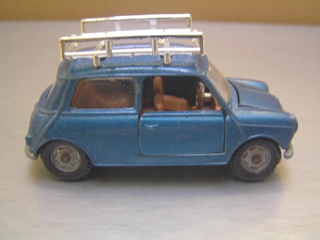 ミニカー MEBETOYS A-61 MINI MINOR INNOCENTI MONTE MEBETOYS ITALY A-61 Mini Minor Innocenti with Skis green