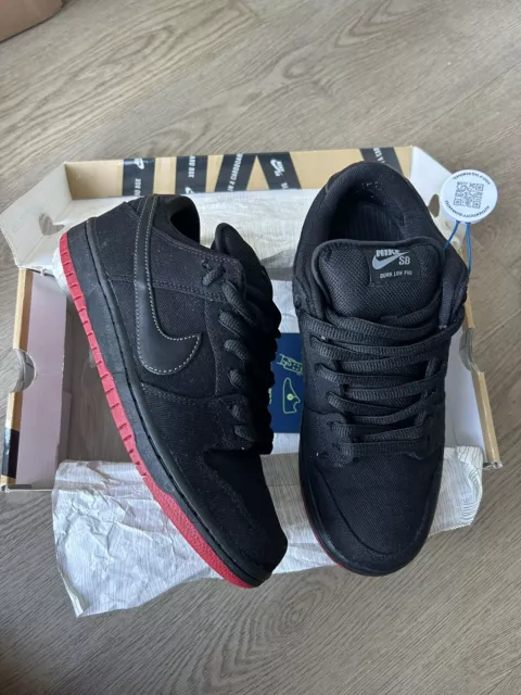 Nike dunk sb low levis black denim hotsell