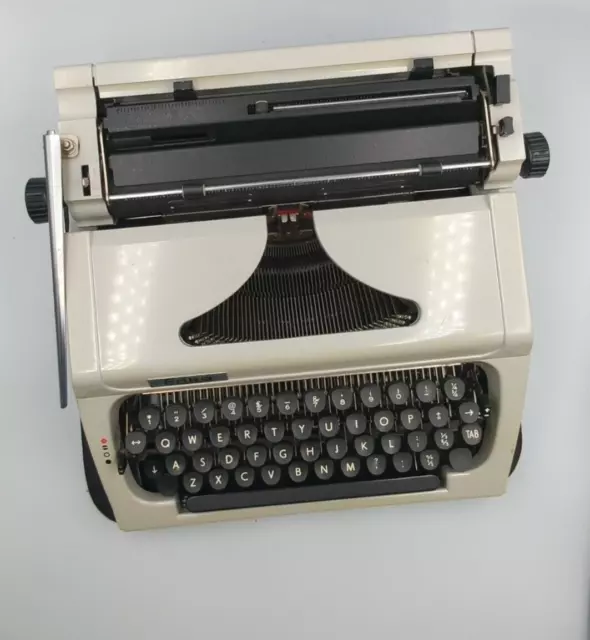 Máquina de escribir vintage Erika Robotron con estuche negro, modelo 155