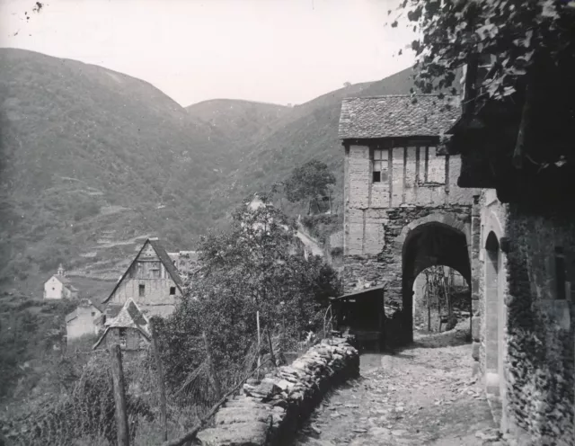 CONQUES c. 1900-20 - Porte du Barry Aveyron - NV 1217