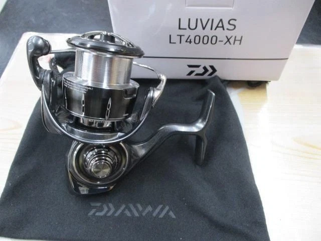 DAIWA 24 LUVIAS Lt 4000Xh Spinning Reel Light Shore Jigging