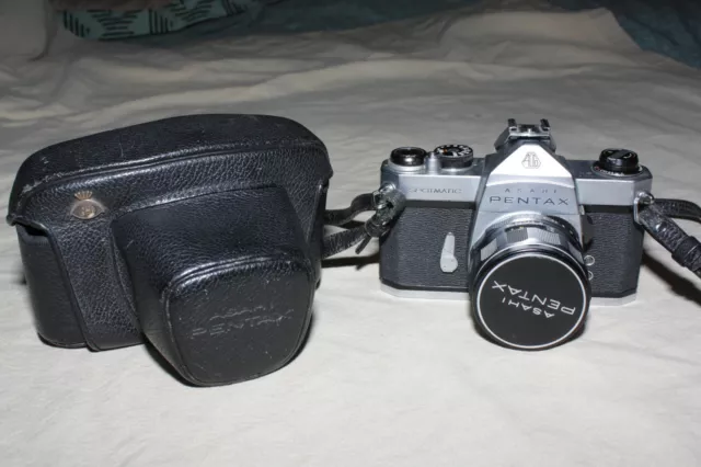 ASAHI PENTAX SPOTMATIC SP 35mm CAMERA  WITH 55/1.8 SUPER TAKUMAR LENS & CASE