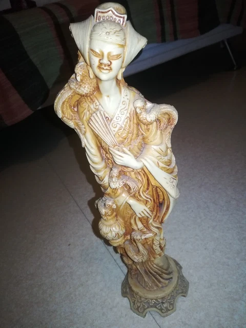 2 Grandes Statuettes Chinoises En Résine - 48 Cm - Art Asiatique De Collection