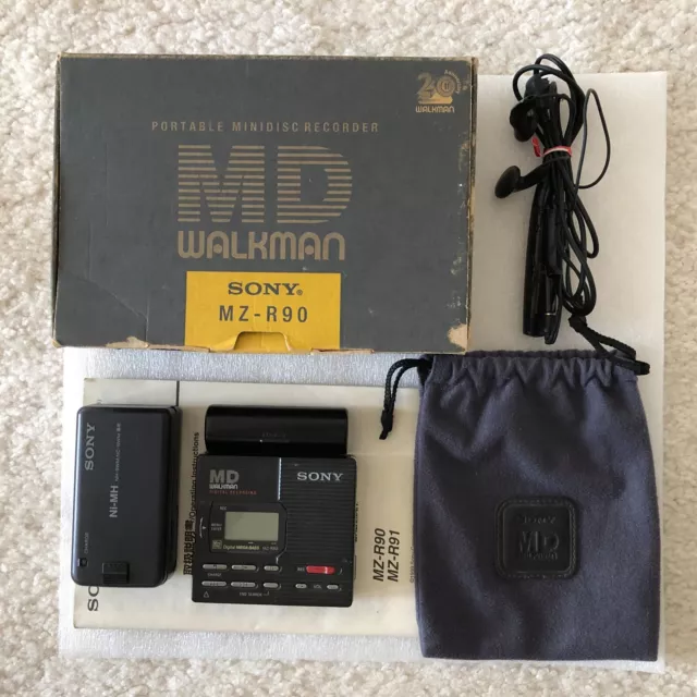 SONY Walkman  MZ- R90   Portable MD Mini Disc  Recorder   ( WORKING )