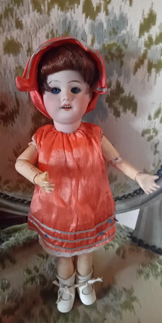 Très Jolie Poupée SFBJ 60 ...30cm. Chiffre 1 sous les pieds. Bleuette