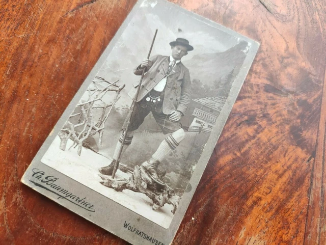 antik Foto CdV Karte Tracht  um 1900 Wolfratshausen Photographie Baumgartner