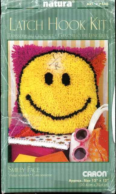 "Smiley Face - Kit de gancho de pestillo #P540 de Caron - 12"" x 12"" - Aproximadamente a la mitad