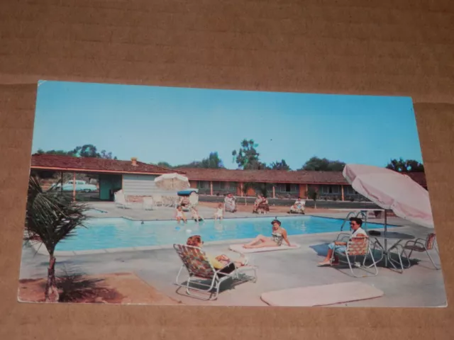 VAN NUYS CA - PANORAMA MOTEL - SWIMMING POOL - 1950-1960's ERA POSTCARD