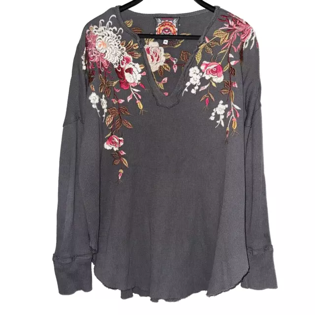 Johnny Was Size M Chrys Floral Embroidered Thermal Top Gray Waffle Knit