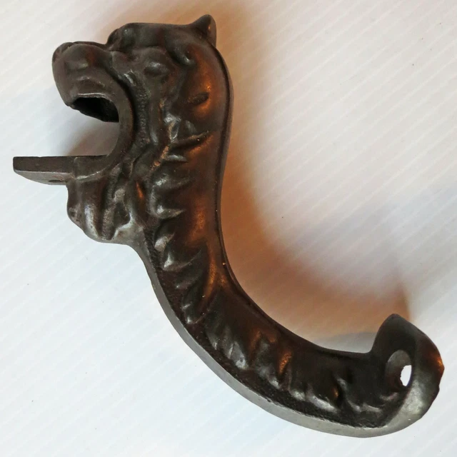 Vintage Cast Iron Shelf Bracket with lion head (2)
