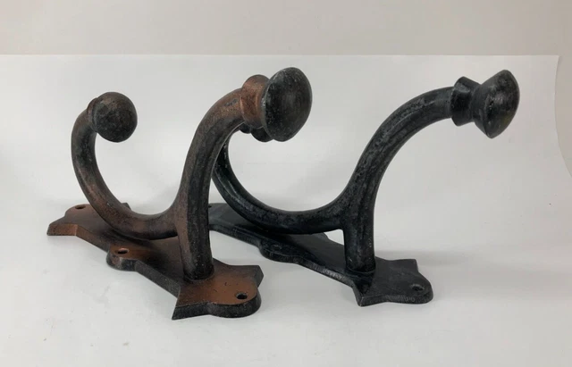 2 Antique Cast Iron Wall Hooks Classic Coat Hat Towel Hanging Vintage