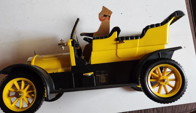 VINTAGE REMCO FLYING Dutchman Antique Car U-Control Battery Operated