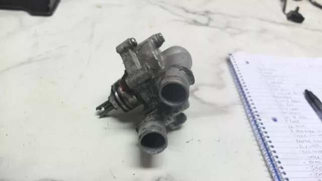 16 Suzuki GSX R Gsxr 750 GSXR750 Moteur Pompe à Eau