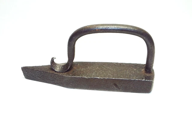 FER A REPASSER en fer forgé 18ème longueur 23 cm EUR 60,00 - PicClick FR