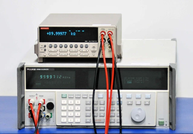 Fluke 5700A Multifunction Calibrator Fluke 5700A-03 Wideband ACV NIST Calibrated Fluke 5700A Multifunction Calibrator Fluke 5700A-03 Wideband ACV NIST Calibrated