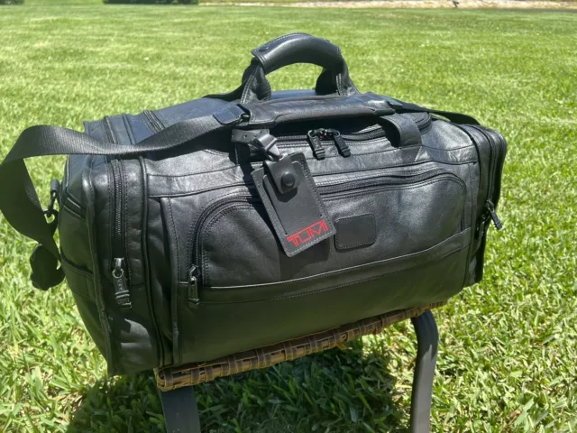 TUMI Alpha Square Black Leather Duffel 22” Bag Carry-On Weekender Gym Bag 💼
