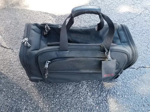 Tumi  Black Nylon  Wheeled  Rolling  Carry  On  Duffle  Travel 22040D