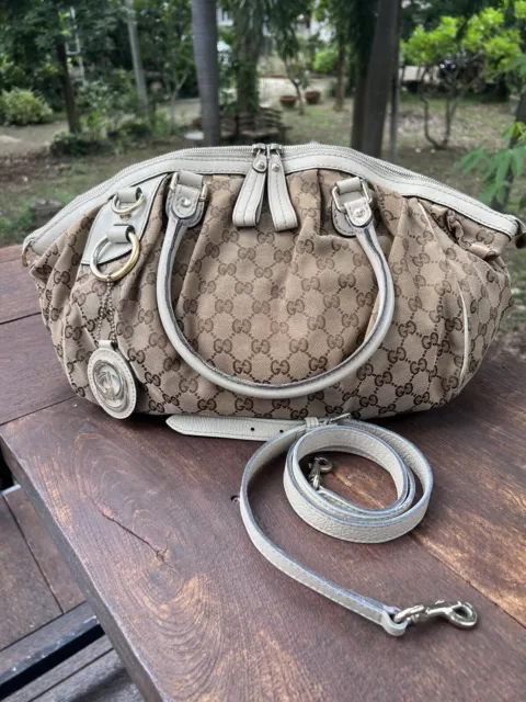 Gucci Tan Ivory GG Monogram Logo Sukey Handbag Medium 2 Way Shoulder Tote Bag