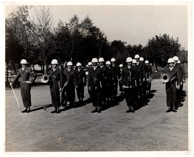 US MILITARY MARCHING Band Drum & Bugle Corps VTG Photograph 8x10