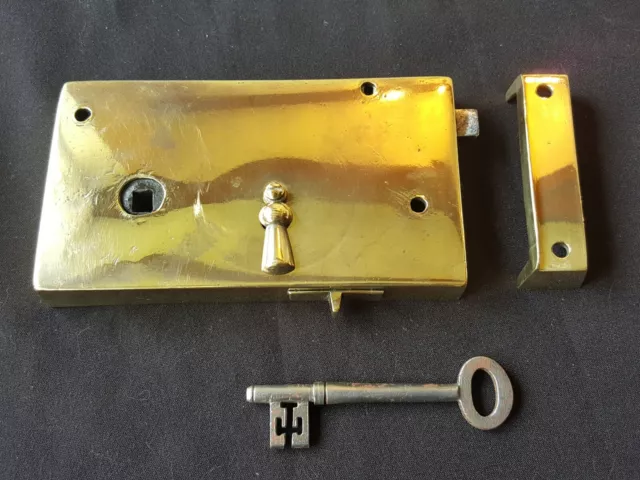 One Reclaimed Antique Brass Georgian Lock With Key & Keep Door Furniture (EB203)