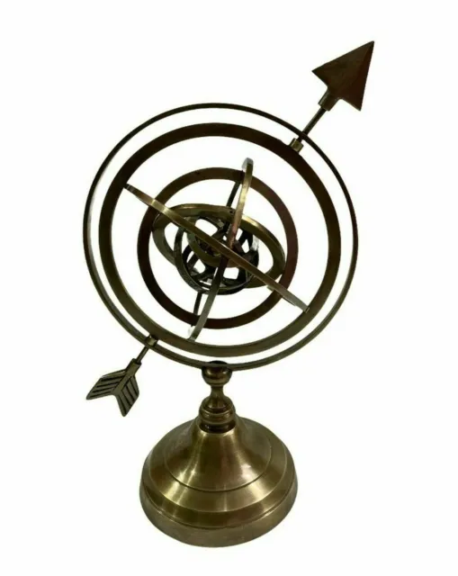 Globo armilar de latón con acabado antiguo y esfera de astrolabio náutico...