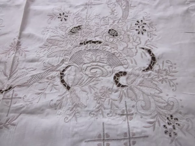 Stunning Large Rectangular Hand Worked Madeira Embroidery Pure Cotton Tablecloth 2