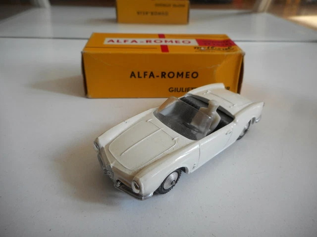 Modèle Réduit Alfa Romeo Giulietta Spider 1966 Metosul N°3 échelle 1/43 - état Comme Neuf
