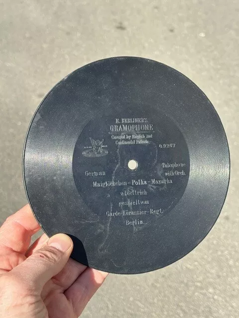 Ancien DISQUE Gramophone E.BERLINER'S GARDE-KÜRASSIER-REGT BERLIN.