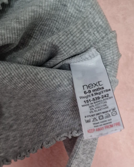 Pacchetto vestiti per bambine Next. Età 6-9 m. Usato. Condizioni perfette. 🙂 4
