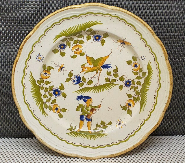 MOUSTIERS Assiette à bord contourné - auctions & price archive