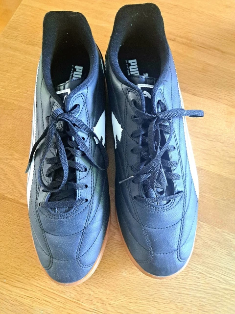 Puma Hallenschuhe Fußballschuhe Gr.44 neu