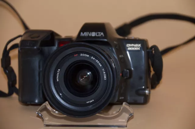 Minolta  - DYNAX 8000i - analoge Kamera - komplett mit Objektiv - 