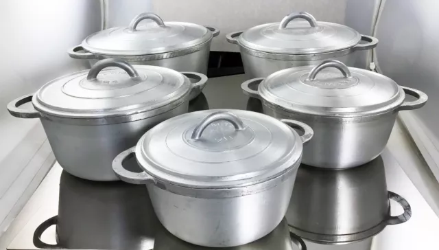 New Jamaican Caribbean Dutch Pots Casserole Oven Heavy Duty Dutchie -  Diameter: 24 cm : : Home & Kitchen