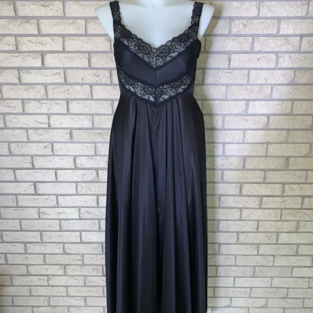 Vintage Undercover Wear Long Black Nylon/Lace Full Nightgown Size X Large 42 B