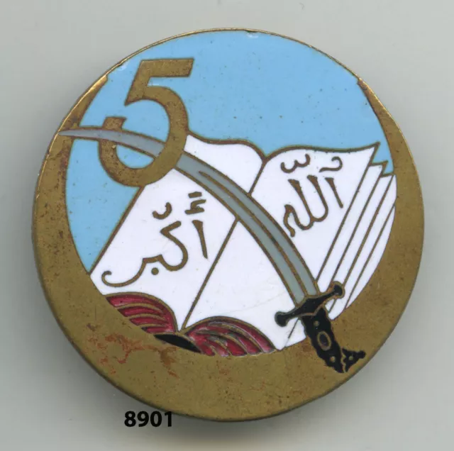 Insigne , 5  Rgt. de Tirailleurs Algériens.  , (  Ø 36mm., tout émail  )