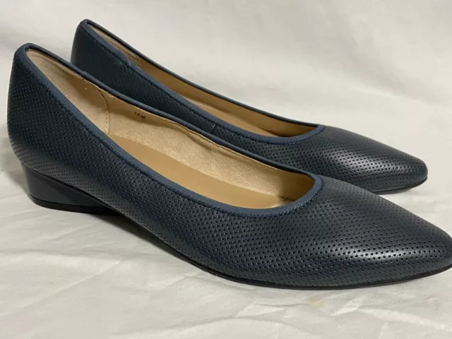 Vaneli Womens Perforated Leather Pumps, Navy, Size 10M