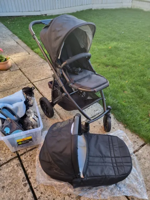 UPPAbaby Vista Travel System with Bassinet Bundle Good Condition