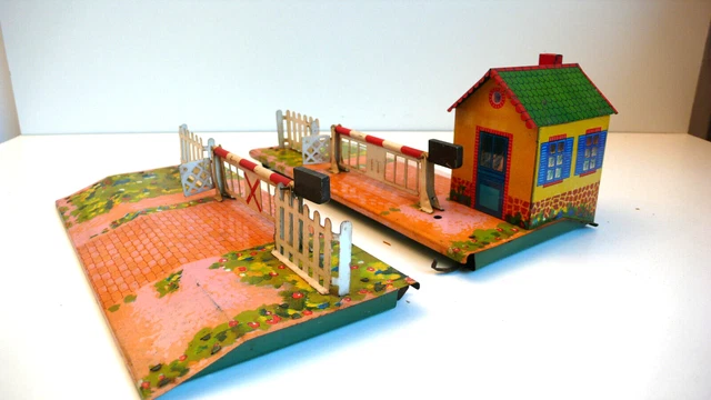 TRAINS "O"  HORNBY PASSAGE À NIVEAU TÔLE LITHO Lg 26cm  ANNÉES 50  TRÈS BON ÉTAT