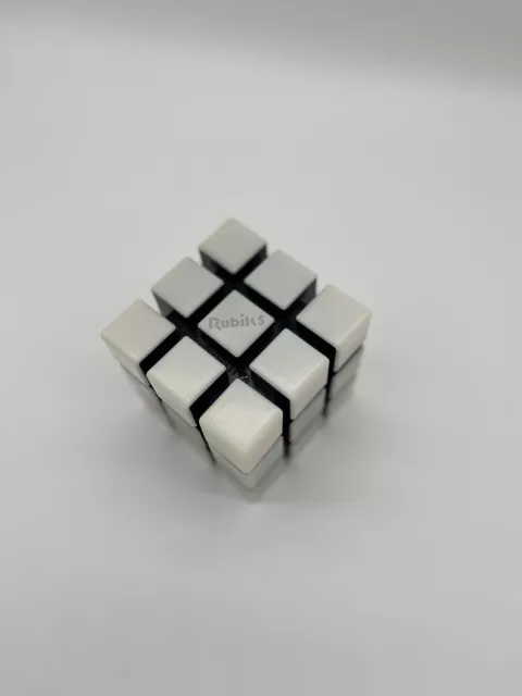 Rubik's Spark - Goliath - Jeu Lumineux et Sonore Rubik’s Cube Lumière Et Son