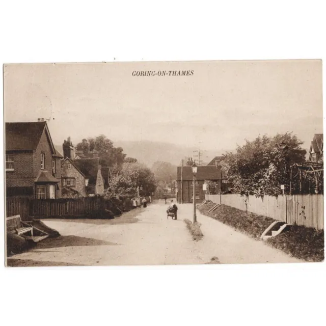 GORING ON THAMES View in the Village, Oxfordshire Postcard Postally Used 1910