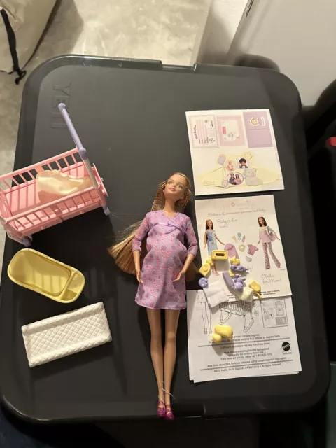 Pregnant Midge: a Barbie a grávida!