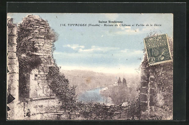CPA Tiffauges, ruins of the Chateau ei Vallee de la Sevre