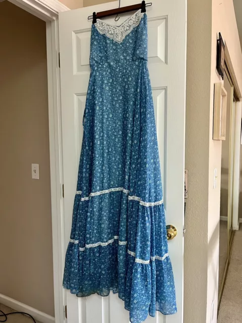 Vintage 1970’s Gunne Sax Jessica McClintock Blue Floral Lace Halter Dress.