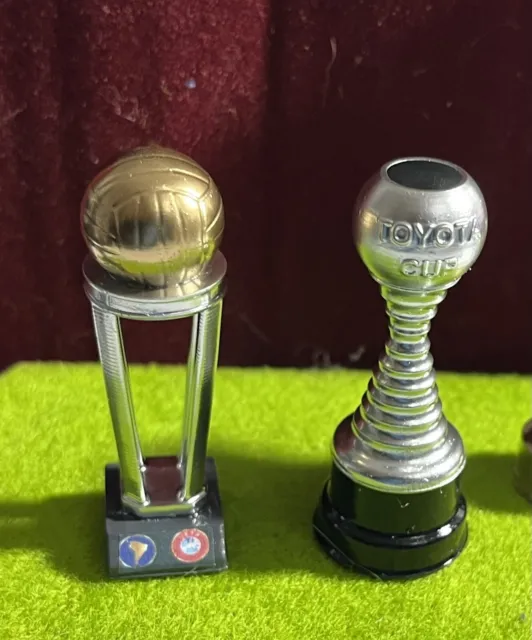 Subbuteo CUP/TROPHY INTERCONTINENTAL CUP + TOYOTA Resin 4/4.5cm Approx.