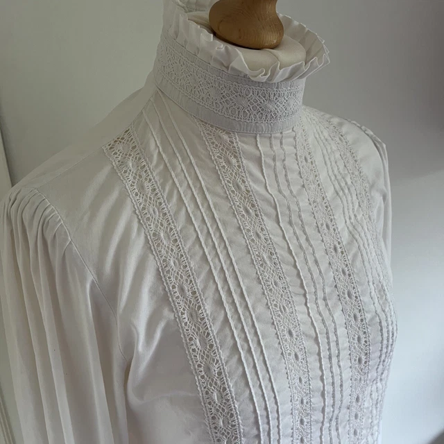 VINTAGE LAURA ASHLEY White Edwardian Style Pie Crust Collar Blouse Fits
