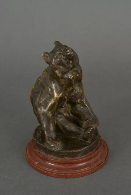 Sujet en bronze représentant ours pensif Georges Gardet Patine brun nuancé H6174
